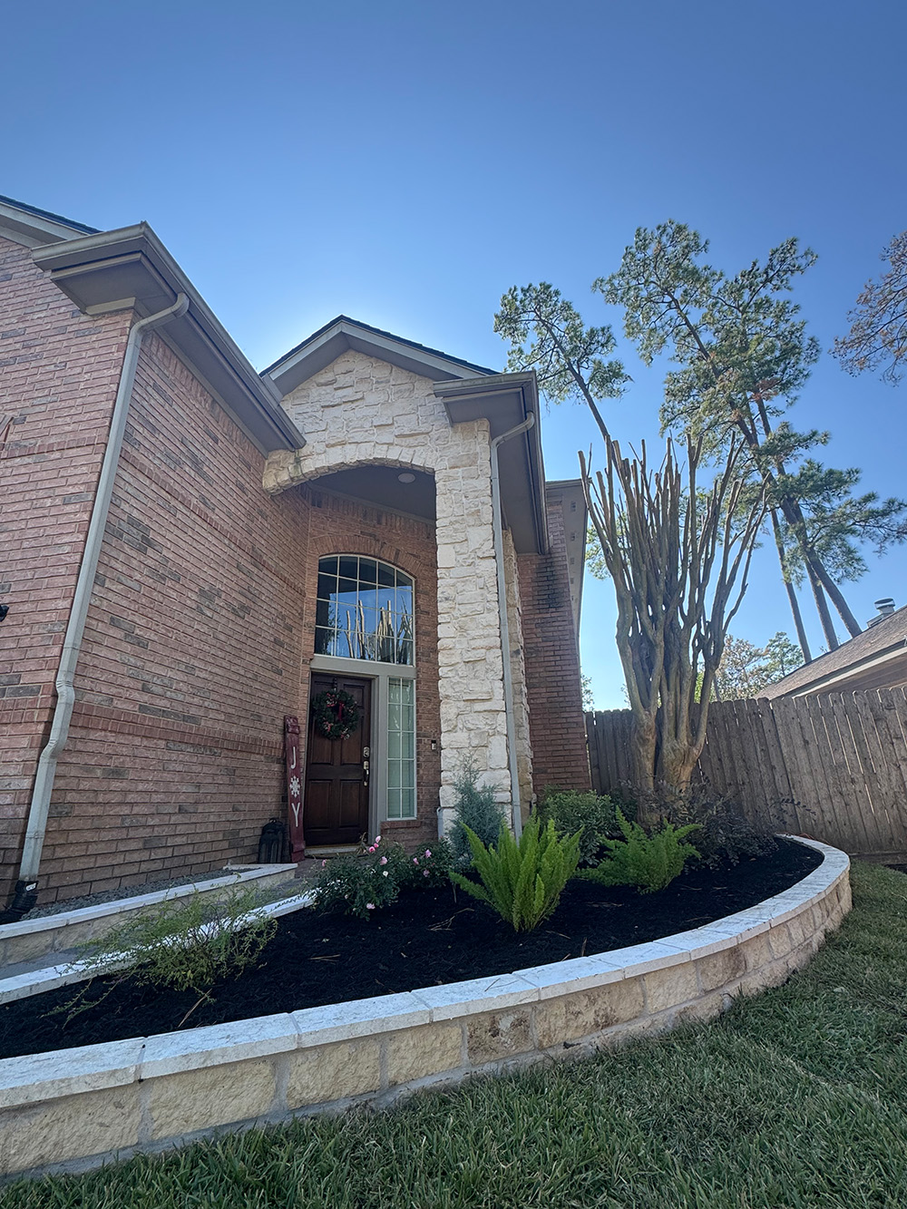 Bezuz-Lawn-and-Landscaping_Artificial-Turf-in-Katy-114